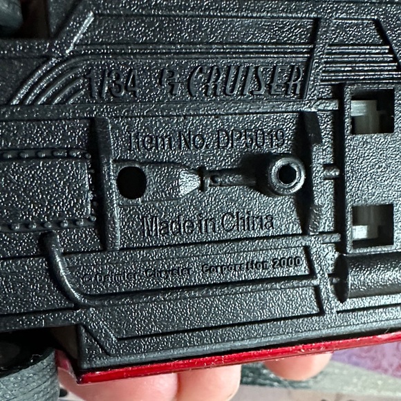 PT Cruiser 2000 Replica 1:24 scale Car with Opening Doors. Vintage - Picture 2 of 10